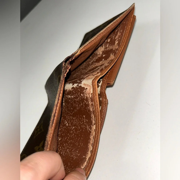 Louis Vuitton Monogram Bifold Wallet - Picture 9 of 16